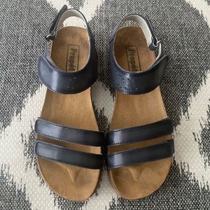 Propet Navy Blue Sandals Size 7 1/2